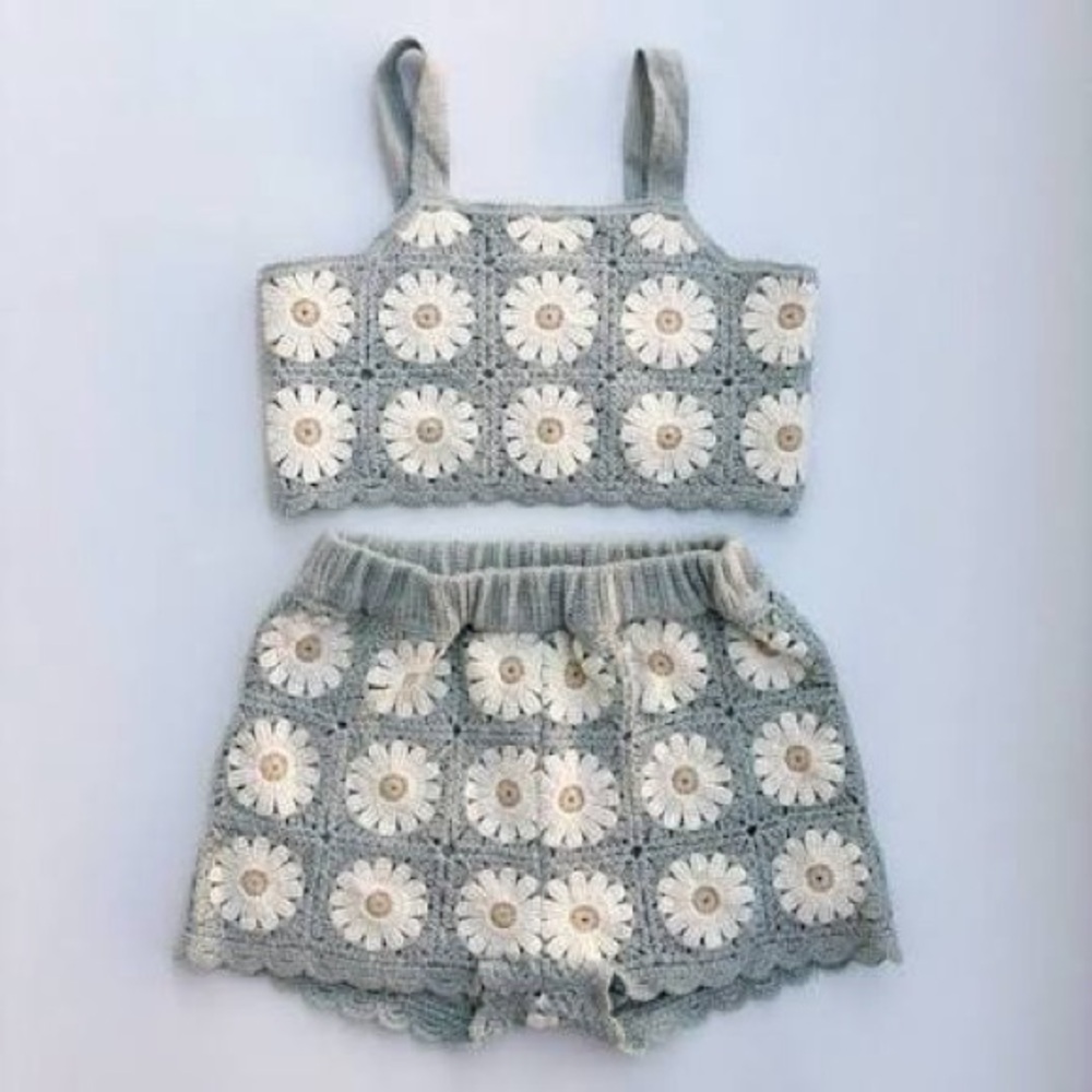 Rylee and Crochet Daisy Two-Piece Set - Gray & Cream